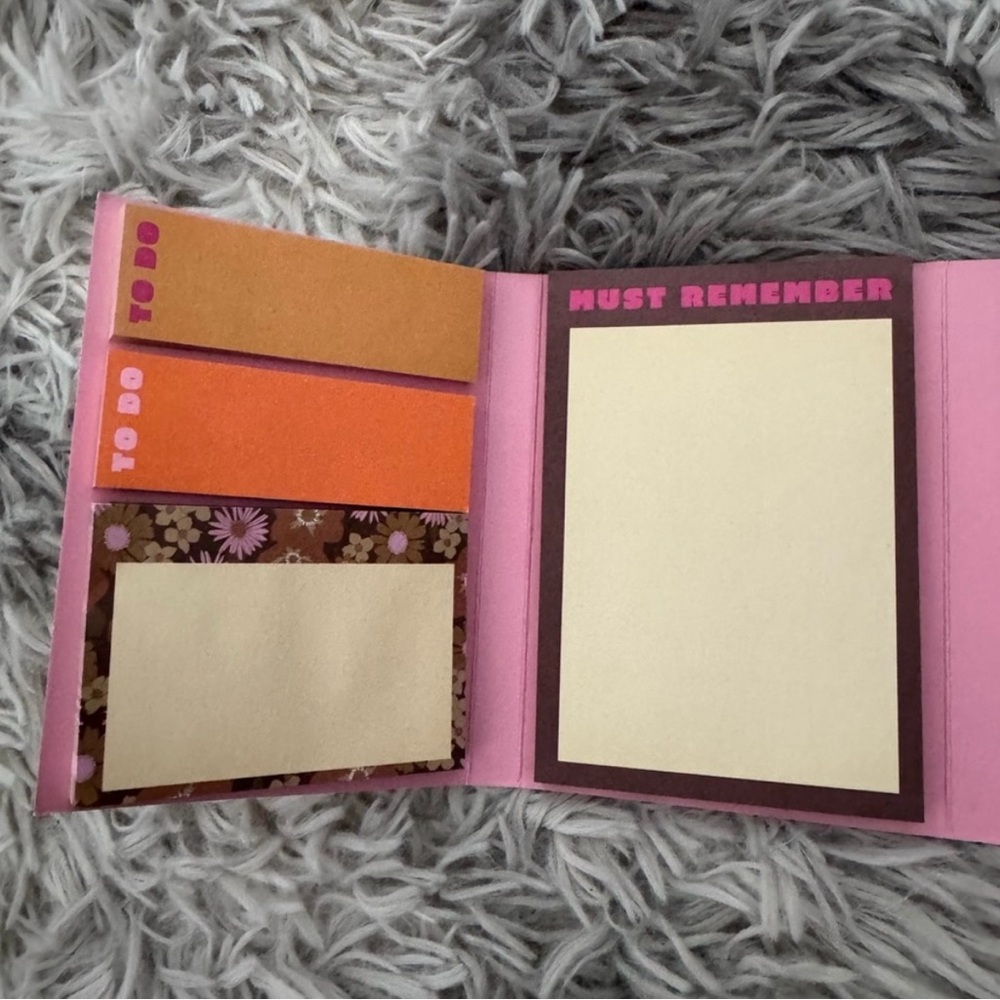 2 Magnetic Sticky Note Sets - Picture 5 of 9